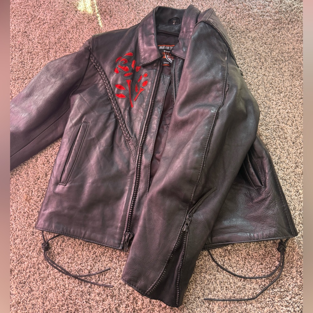Embroidered Black Leather Jacket - Picture 5 of 10